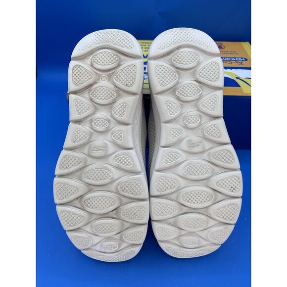 Woman's Athleisure Skechers Hands Free Slip Size 8 wide - Picture 4 of 6